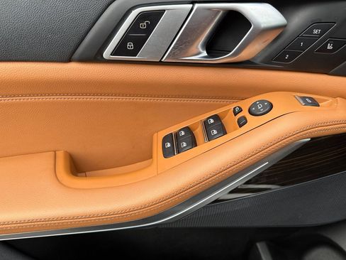 Used 2019 BMW X5 xDrive40i w/ Premium Package image 12