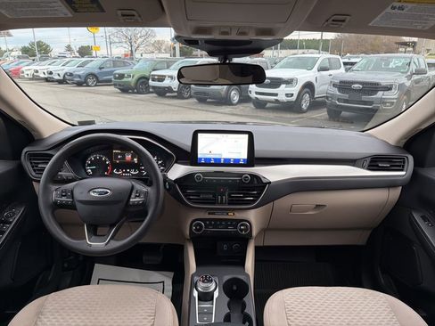 Certified 2020 Ford Escape SE image 23