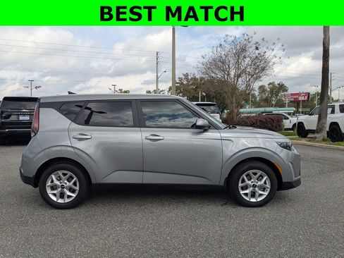 Used 2025 Kia Soul LX w/ LX Technology Package image 2