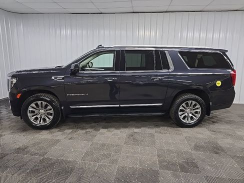 Used 2023 GMC Yukon XL Denali AWD/4WD image 5