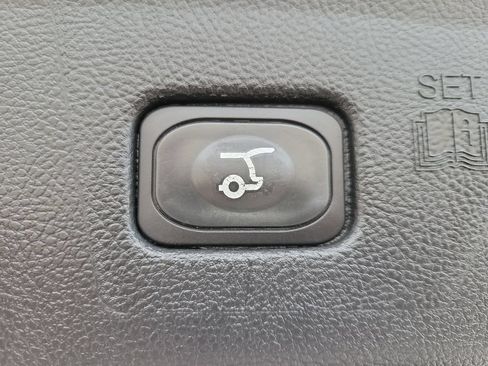 Used 2024 Ford Edge SEL w/ Convenience Package AWD/4WD image 10