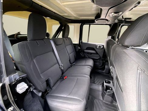 Certified 2020 Jeep Wrangler Unlimited Sahara image 22