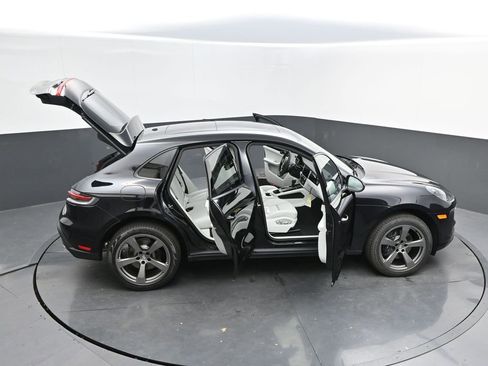 New 2025 Porsche Macan image 41