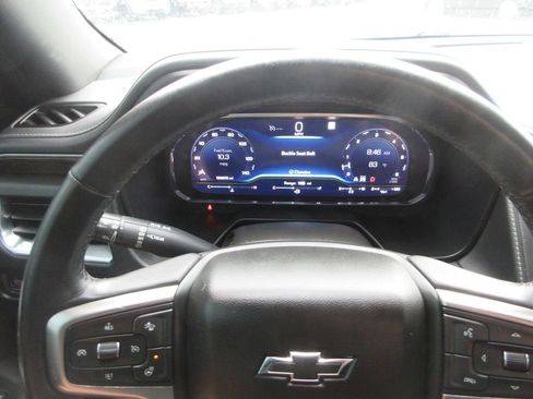 Used 2022 Chevrolet Tahoe Z71 w/ Z71 Off-Road Package AWD/4WD image 31