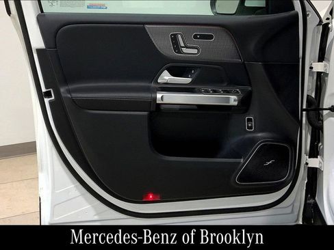 Used 2021 Mercedes-Benz GLB 250 GLB 250 image 25