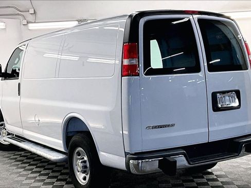 Used 2025 Chevrolet Express 2500 w/ Driver Convenience Package RWD image 10