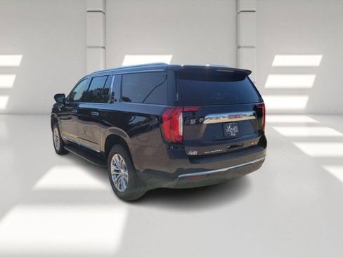 Used 2021 GMC Yukon XL SLT w/ SLT Premium Package image 5