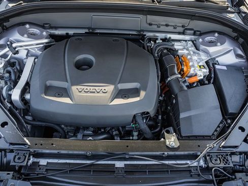 New 2026 Volvo XC60 T8 Plus image 19