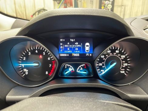 Used 2017 Ford Escape SE image 23