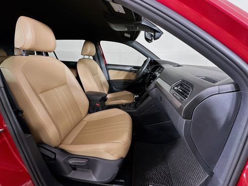 Used 2022 Volkswagen Tiguan SE image 29