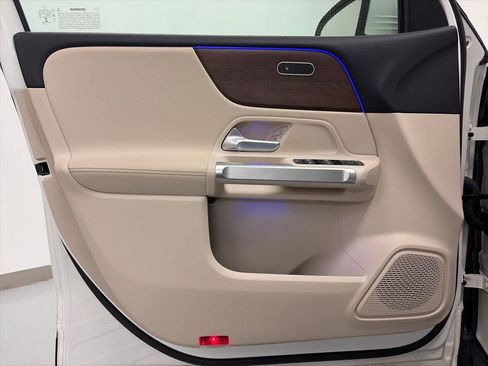 Certified 2022 Mercedes-Benz GLB 250 4MATIC image 15