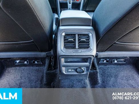 Used 2023 Volkswagen Tiguan SE image 31