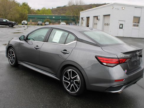 Used 2025 Nissan Sentra SR w/ SR Premium Package FWD image 4
