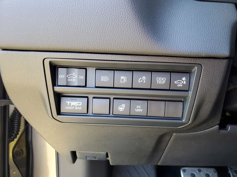 Used 2025 Toyota Tundra TRD Pro AWD/4WD image 28