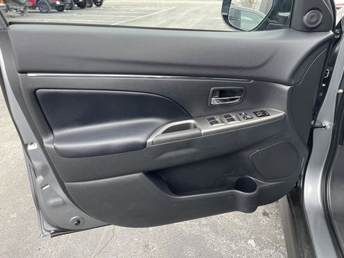 Used 2025 Mitsubishi Outlander Sport AWD image 21