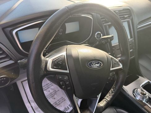 Used 2018 Ford Fusion Titanium image 14