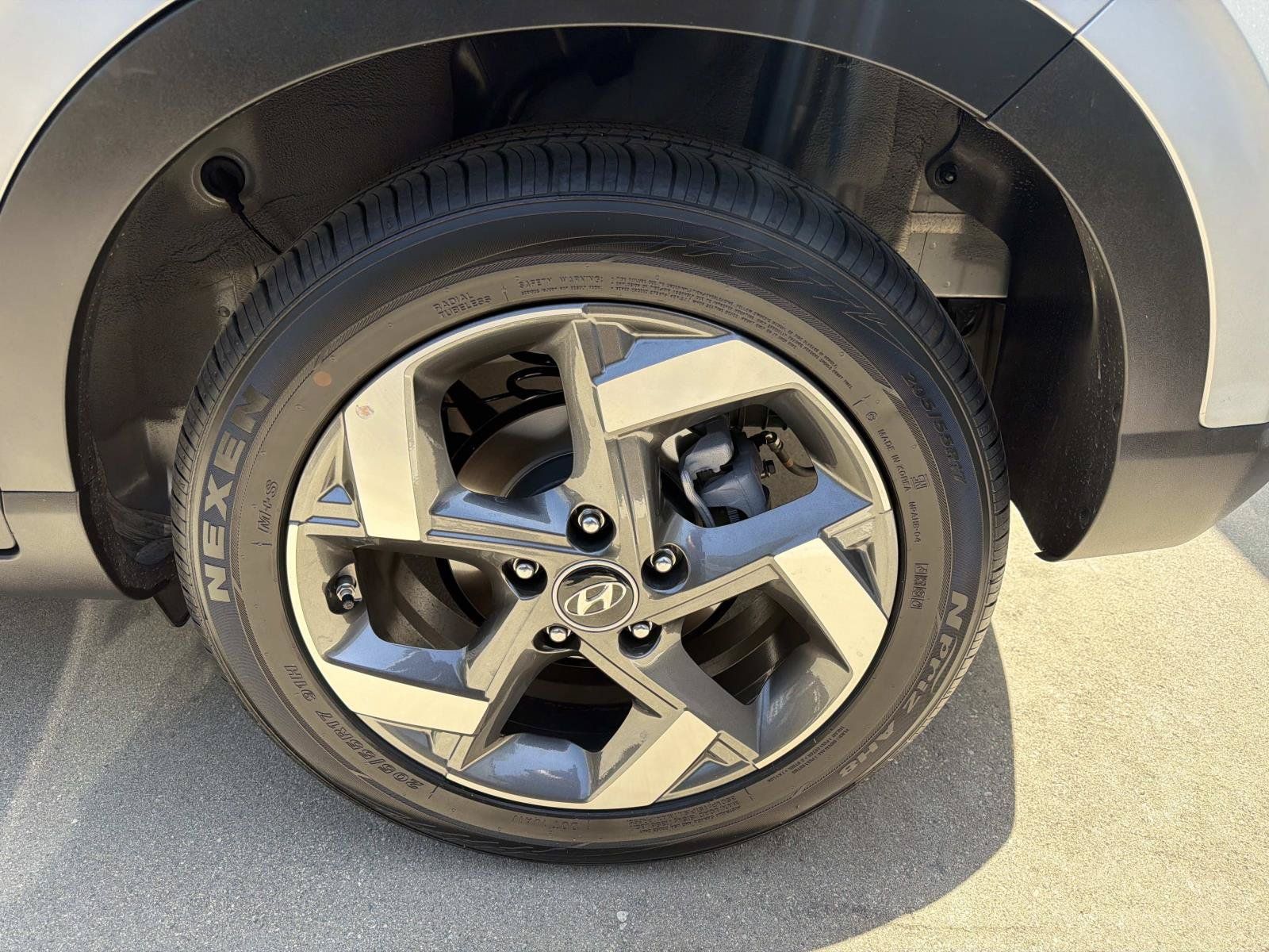 Used 2026 Hyundai Venue SEL FWD image 7