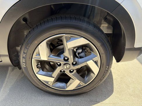 Certified 2026 Hyundai Venue SEL FWD image 7