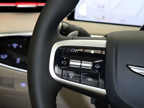 New 2026 Genesis GV70 2.5T Select AWD/4WD image 17