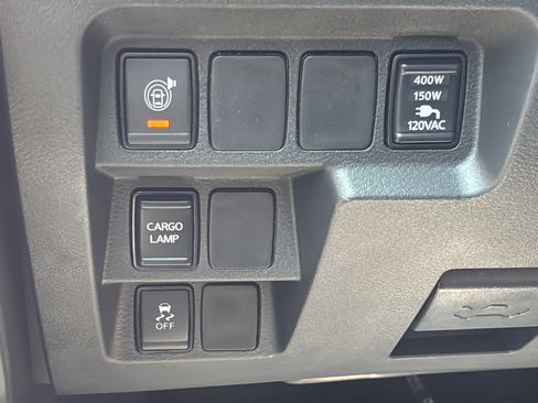 Used 2026 Nissan Frontier SV w/ SV Convenience Package RWD image 25