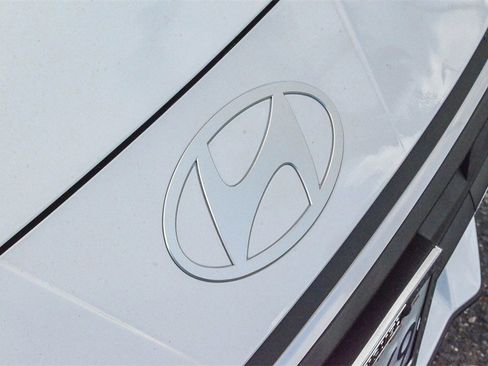 Certified 2024 Hyundai Elantra SEL image 12