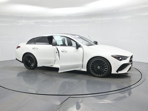 Used 2024 Mercedes-Benz CLA 250 image 33