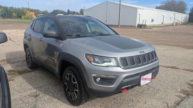 Used 2019 Jeep Compass Trailhawk w/ Leather Interior Group AWD/4WD image 2