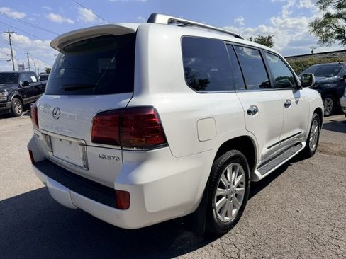 Used 2009 Lexus LX 570 4WD w/ Preferred Accessory Pkg image 5