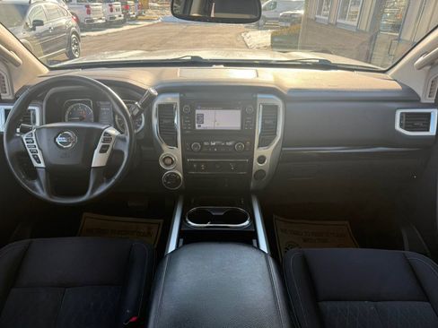 Used 2018 Nissan Titan SV w/ SV Convenience Package image 24