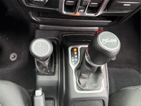 Used 2020 Jeep Wrangler Unlimited Sport S image 17