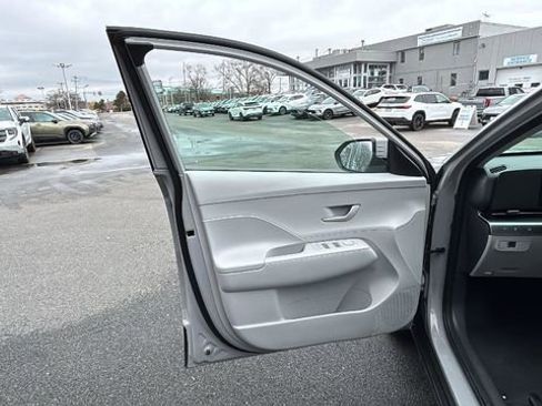 Used 2025 Hyundai Kona SEL AWD/4WD image 24