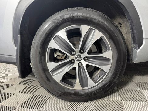 Used 2021 Toyota Highlander XLE image 48
