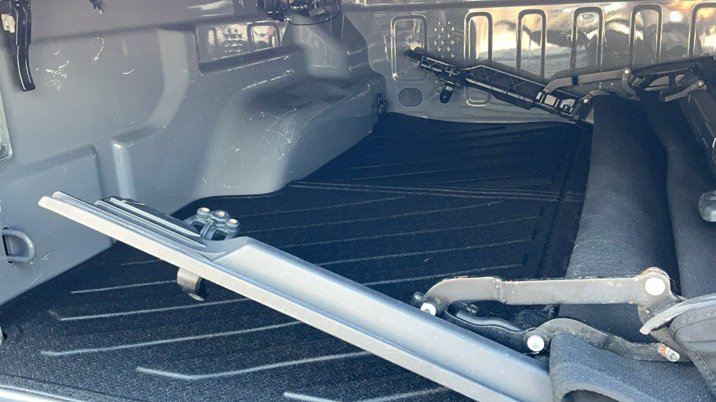 Used 2022 Jeep Gladiator Mojave w/ Trailer Tow Package AWD/4WD image 15