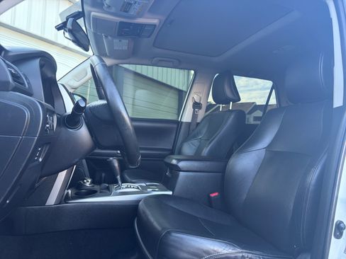 Used 2018 Toyota 4Runner Limited AWD/4WD image 12