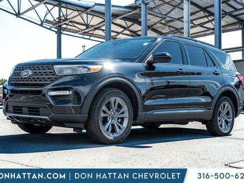 Used 2023 Ford Explorer XLT w/ Equipment Group 202A AWD/4WD image 1