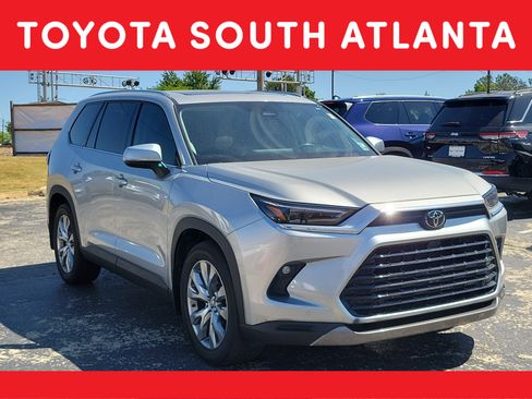 Used 2024 Toyota Grand Highlander XLE image 1