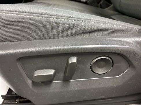 Used 2024 Chevrolet Silverado 2500 LT w/ Convenience Package image 12