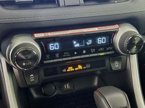 Used 2025 Toyota RAV4 XLE w/ Convenience Package image 24