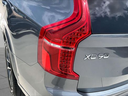 Used 2018 Volvo XC90 T5 Momentum w/ Convenience Package FWD image 28
