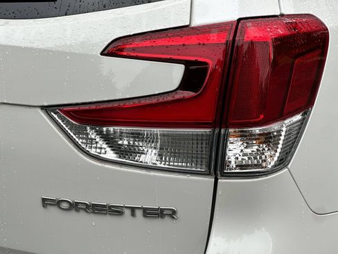 Used 2023 Subaru Forester Premium AWD/4WD image 27
