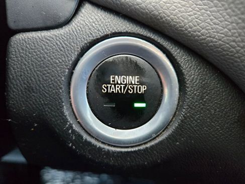 Used 2018 Chevrolet Equinox LT image 38