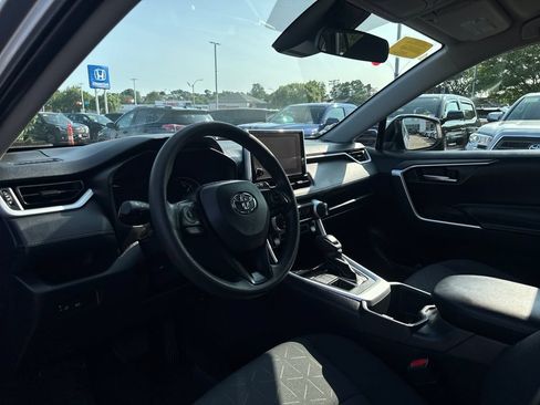 Used 2025 Toyota RAV4 XLE AWD/4WD image 14