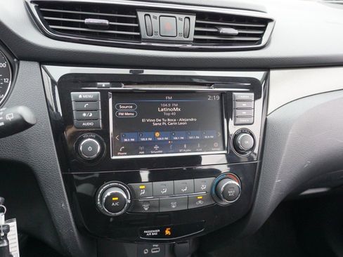 Used 2019 Nissan Rogue Sport S image 16