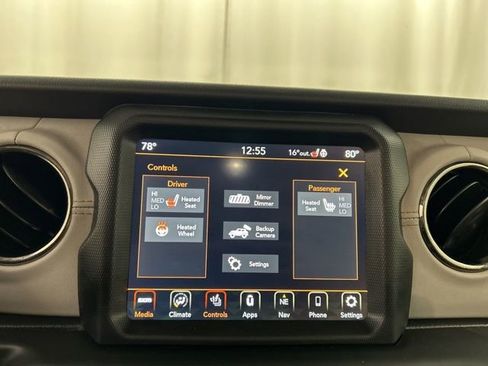 Used 2022 Jeep Wrangler Unlimited Sahara image 15