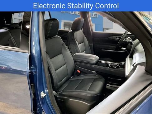 Certified 2026 Chevrolet Traverse LT w/ Driver Confidence Package AWD/4WD image 29