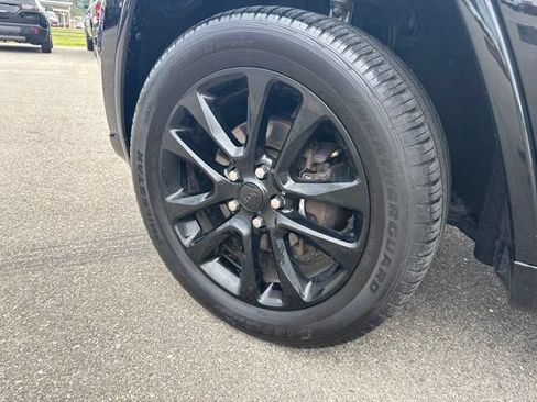 Used 2020 Jeep Grand Cherokee Altitude AWD/4WD image 8