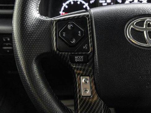 Used 2022 Toyota 4Runner SR5 AWD/4WD image 25
