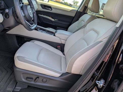 Certified 2024 Nissan Pathfinder SL image 14