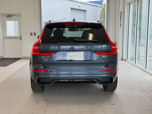 Certified 2025 Volvo XC60 B5 Core w/ Climate Package AWD/4WD image 7