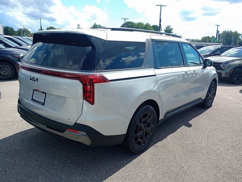 New 2026 Kia Carnival SX w/ SX Dark Edition Package FWD image 6